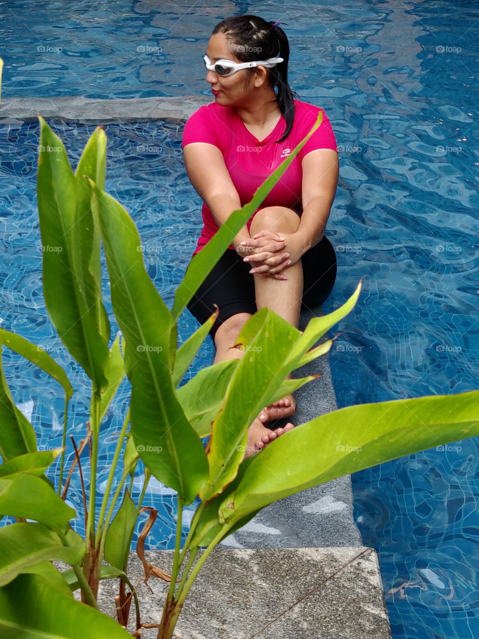 just sitting by the poolside...my kind of relaxation...😍