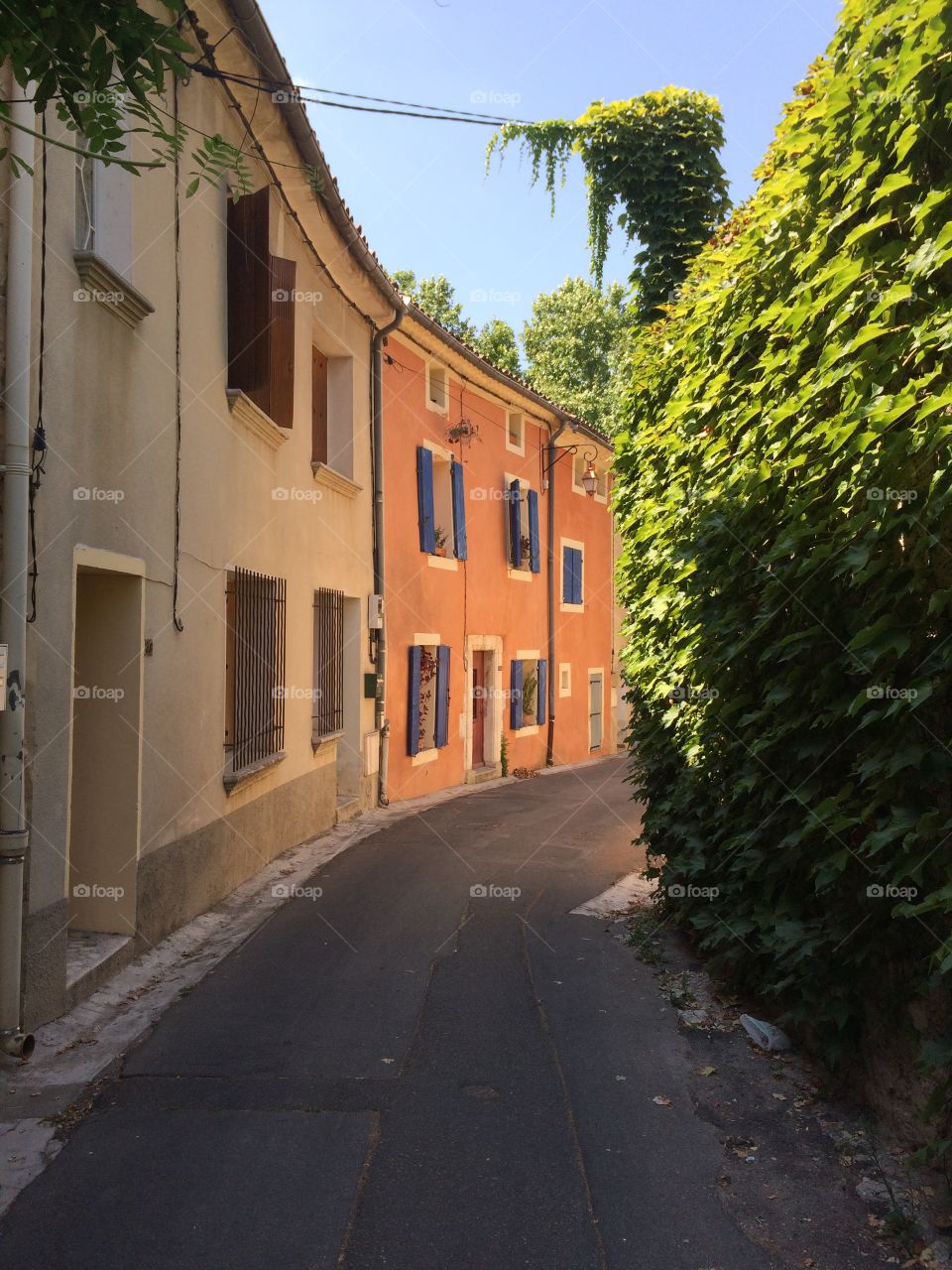 Alleyway in Pernes-les-Fontaines, France. 