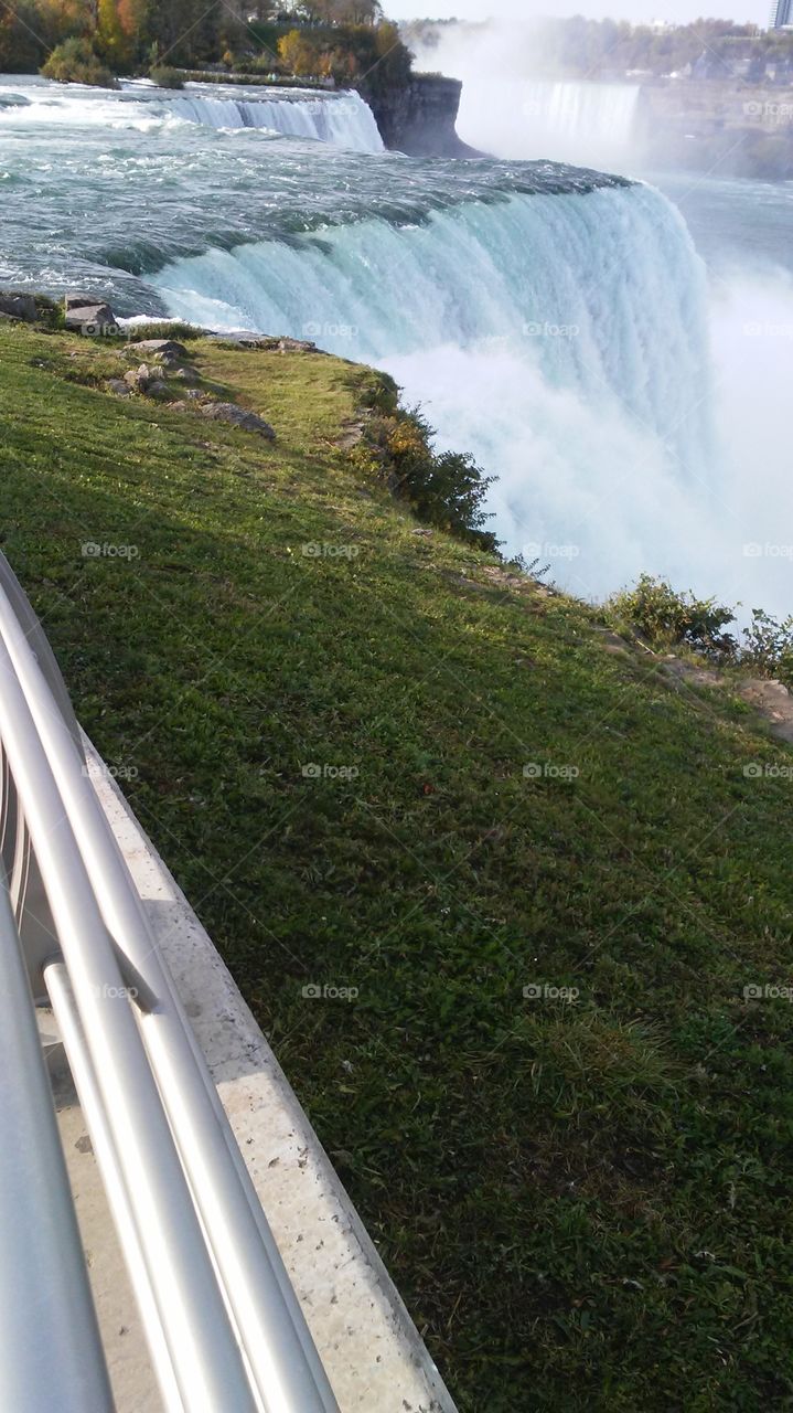 Cliffside (Niagara Falls State Park) by sbktdreed