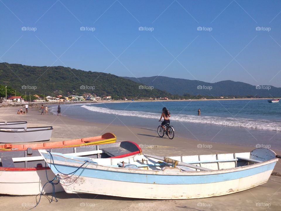 Riding in Armação Beach 
Florianópolis, SC, Brasil