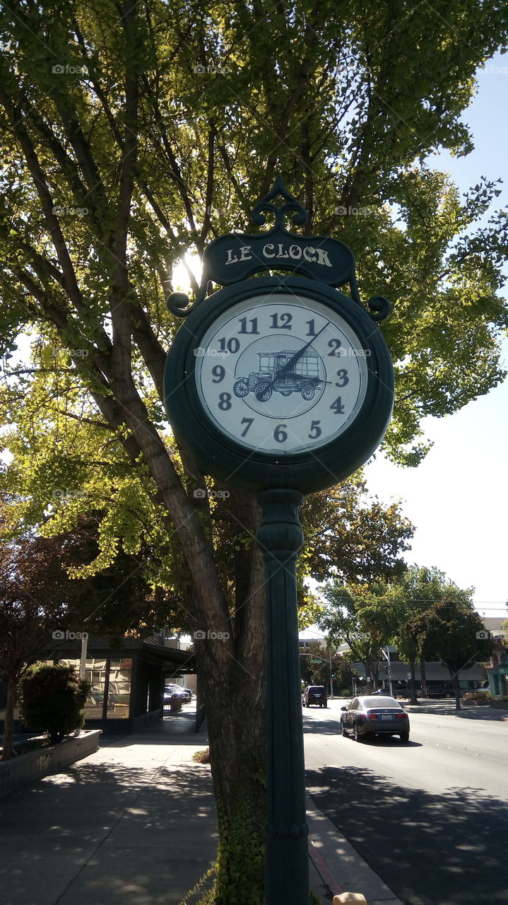 Le Clock, Modesto, CA