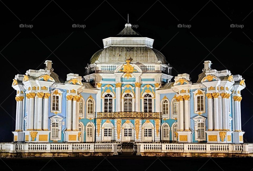 Night 🌆 Palace 🏛️ Outside 🏛️