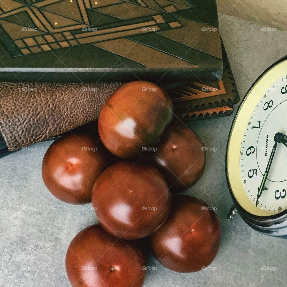 Tomatoes Clock Books 