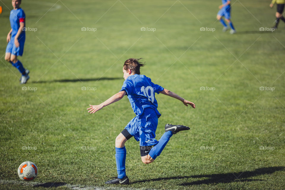 Football teen play 