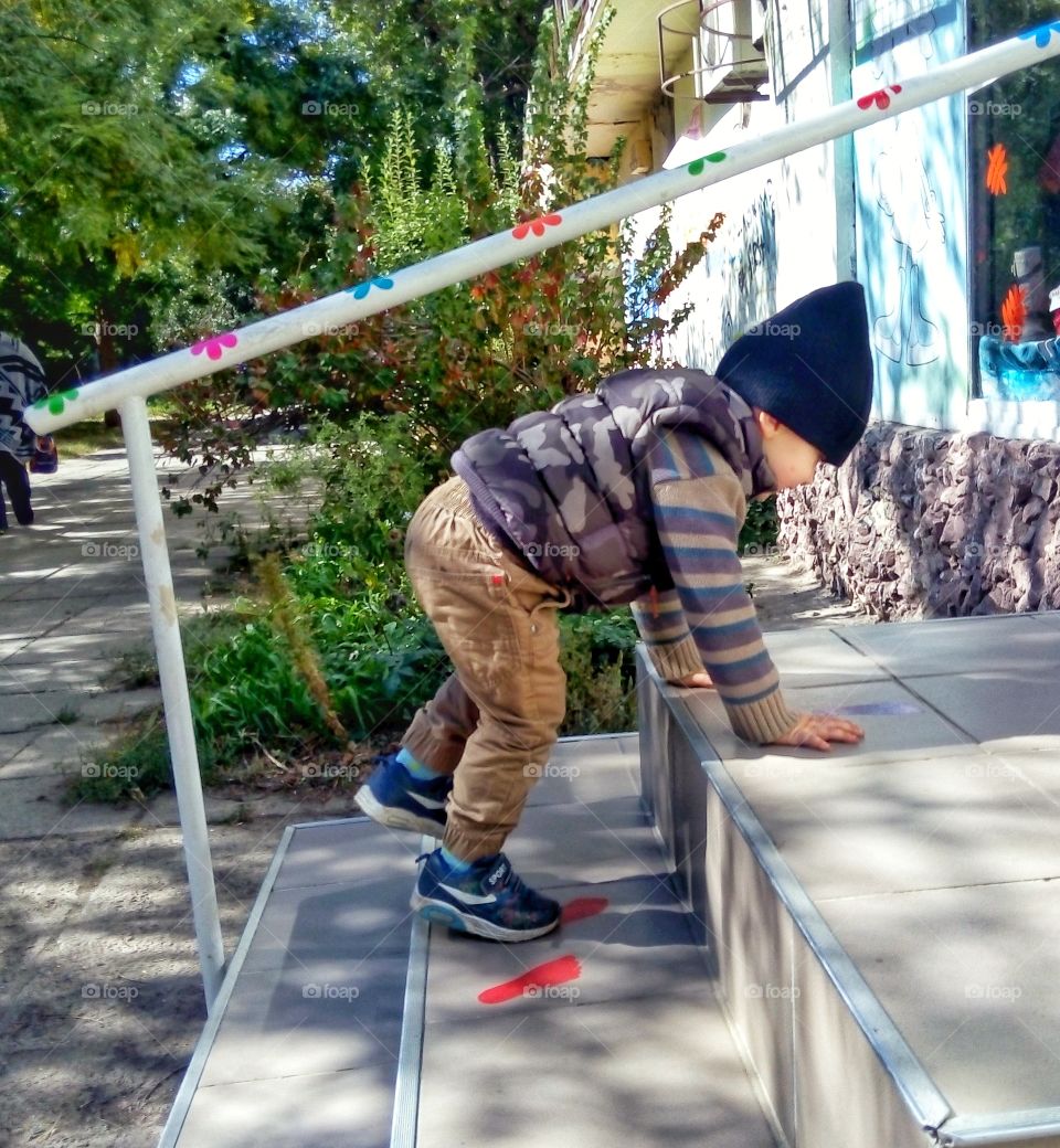 child on the stairs