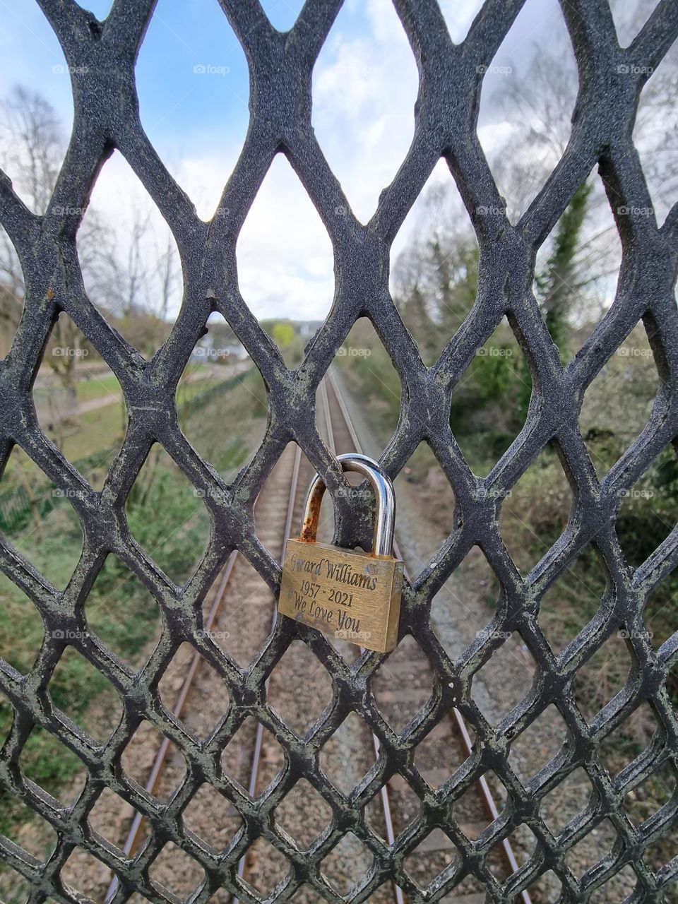 Memorial padlock