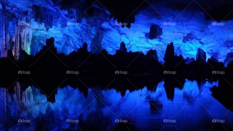 lake in cave