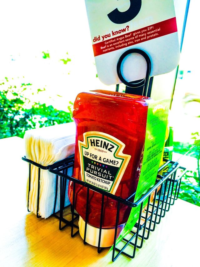 Condiments at rest