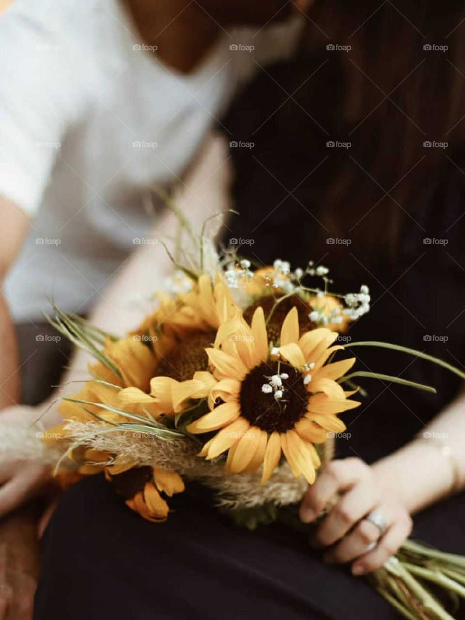 A simple bouquet is the most beautiful gift between couples! and with a beautiful bouquet, you can say I love you in the simplest way....