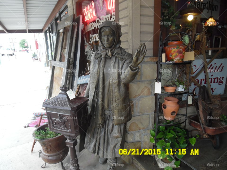 Howdy Partner. This is a picture of another statue at the same gift shop that I visited in Weatherford Texas