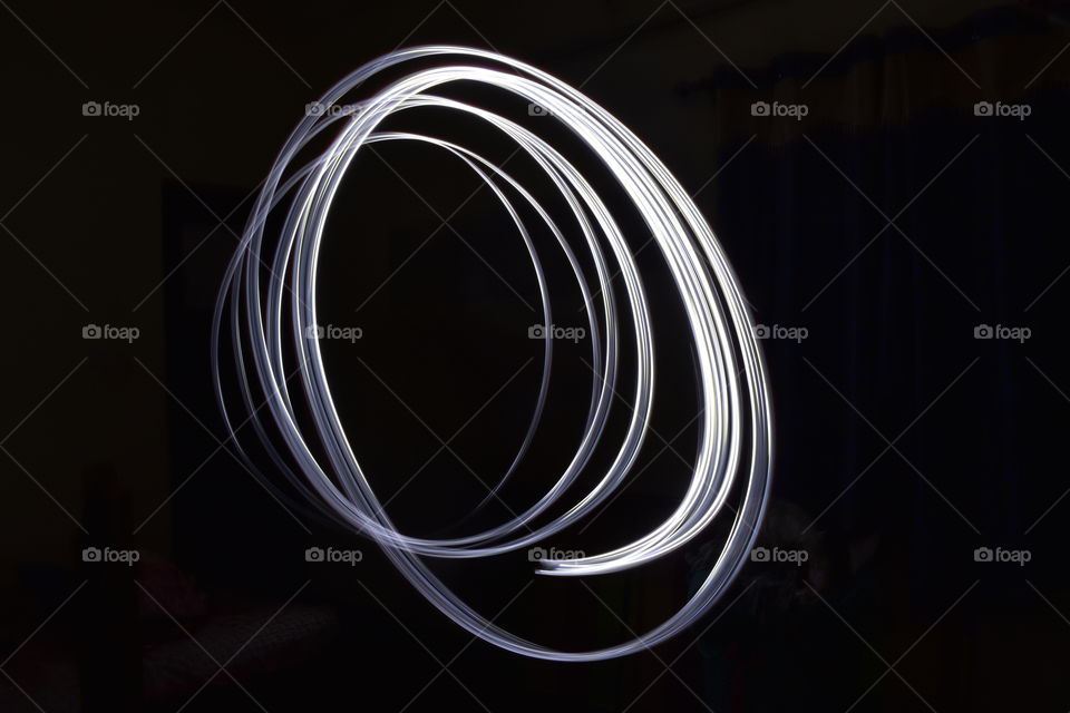 white circular lightpainting