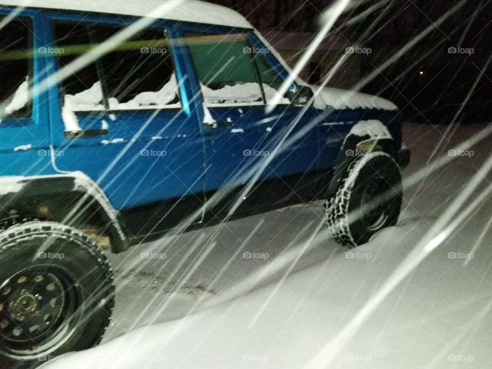 snowy jeep