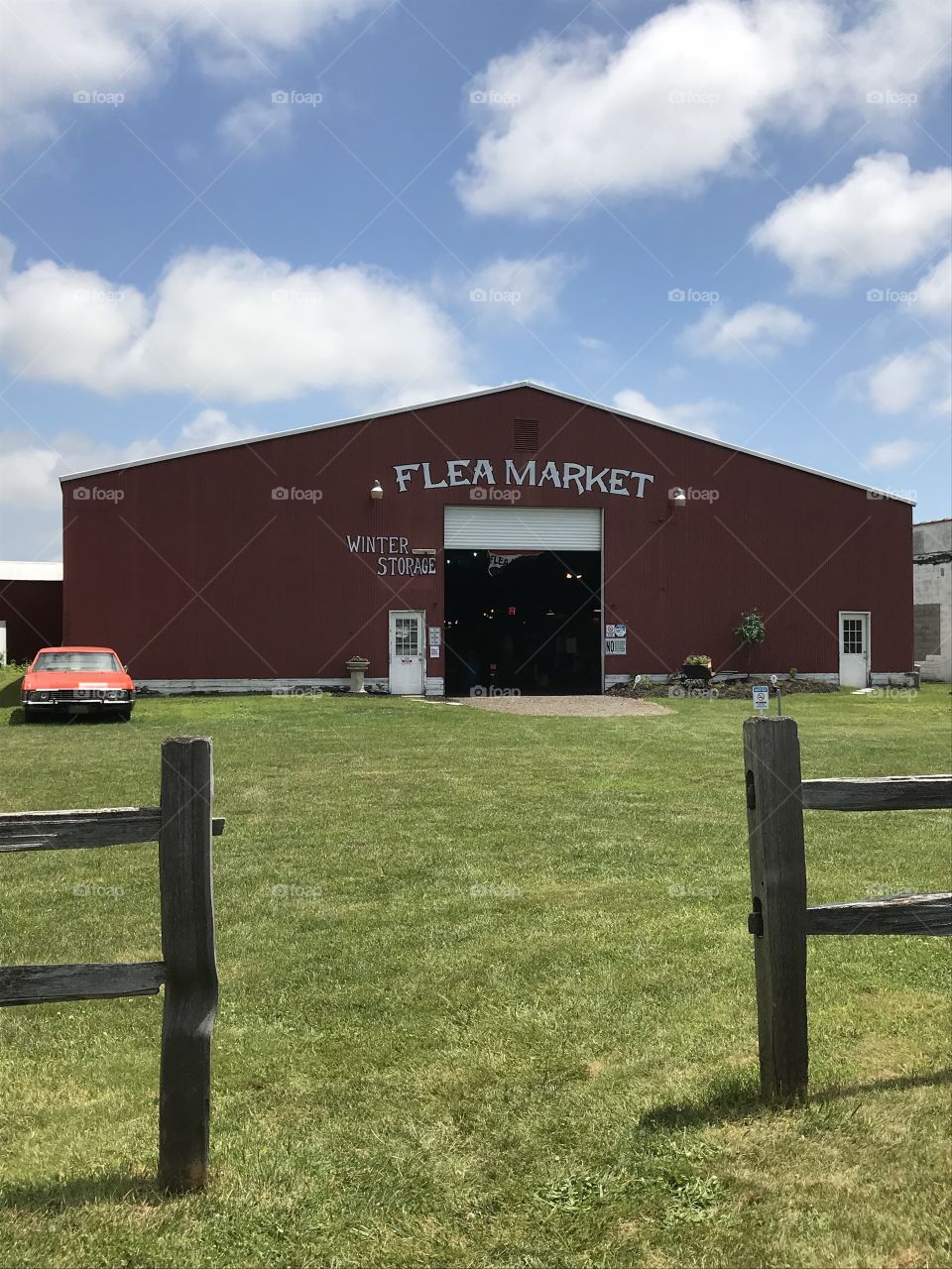 The month of June is a great time for treasure hunting. Some of the best treasures found are those at summertime flea markets. 