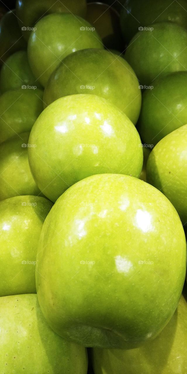 green apple