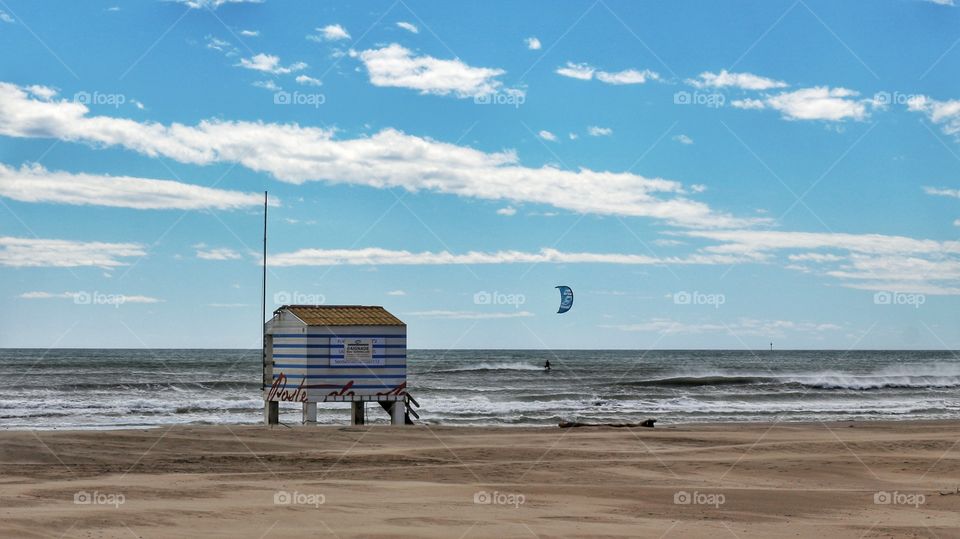 kitesurfing