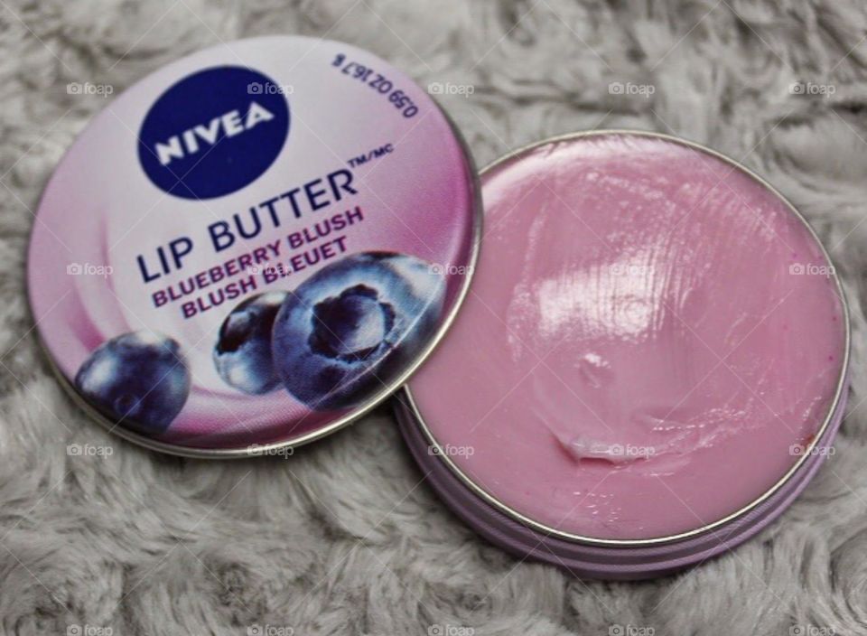 NIVEA-Lip butter blueberry blush