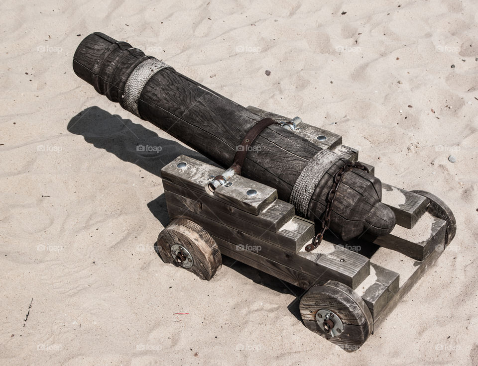 Pirates cannon