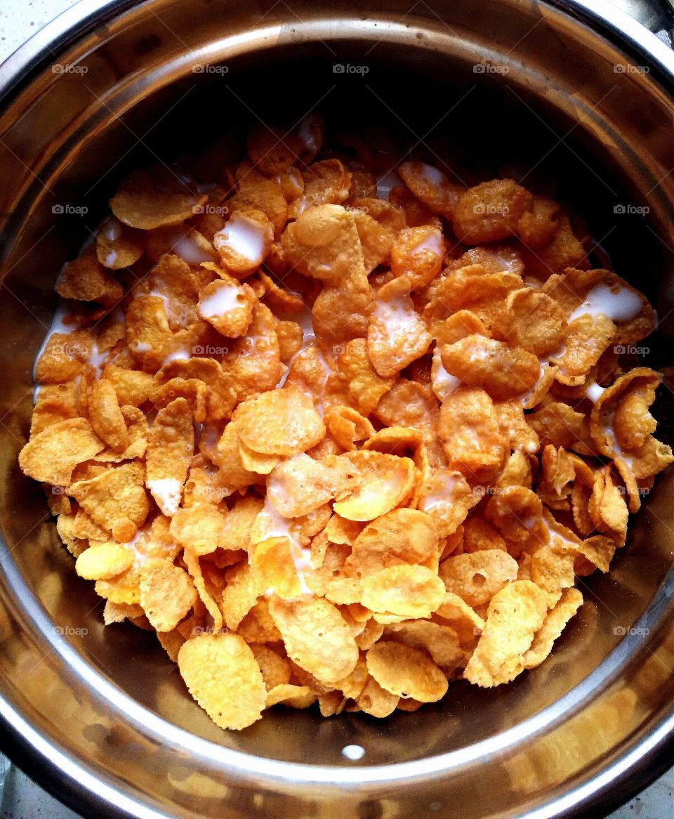 cornflakes with milk