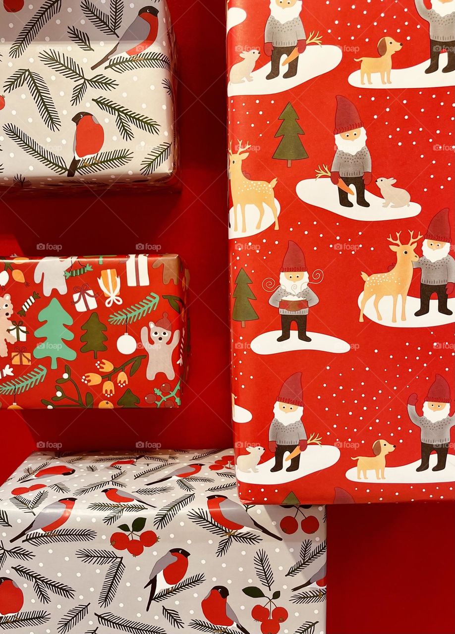 Christmas gifts boxes wrapped with red paper, Christmas gifts background, red wrapping paper Christmas background 