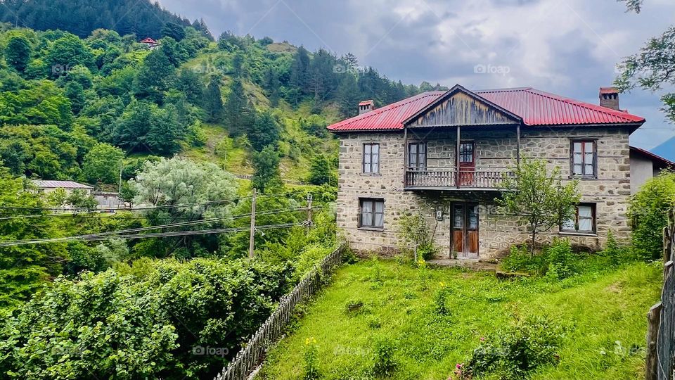A house in the mountains 