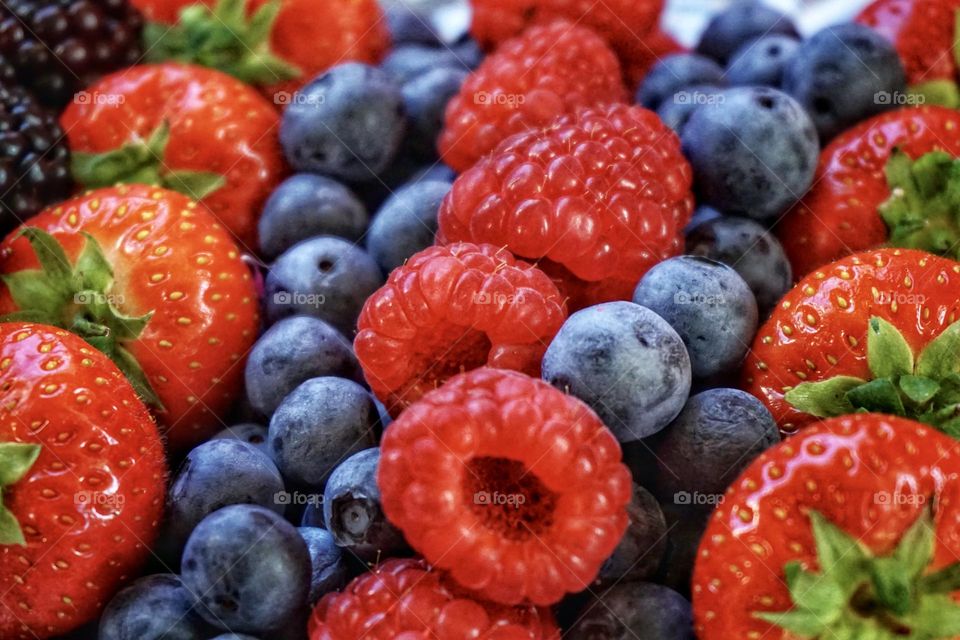 Summer Fruits in a line … love strawberries, blueberries and raspberries 💜❤️