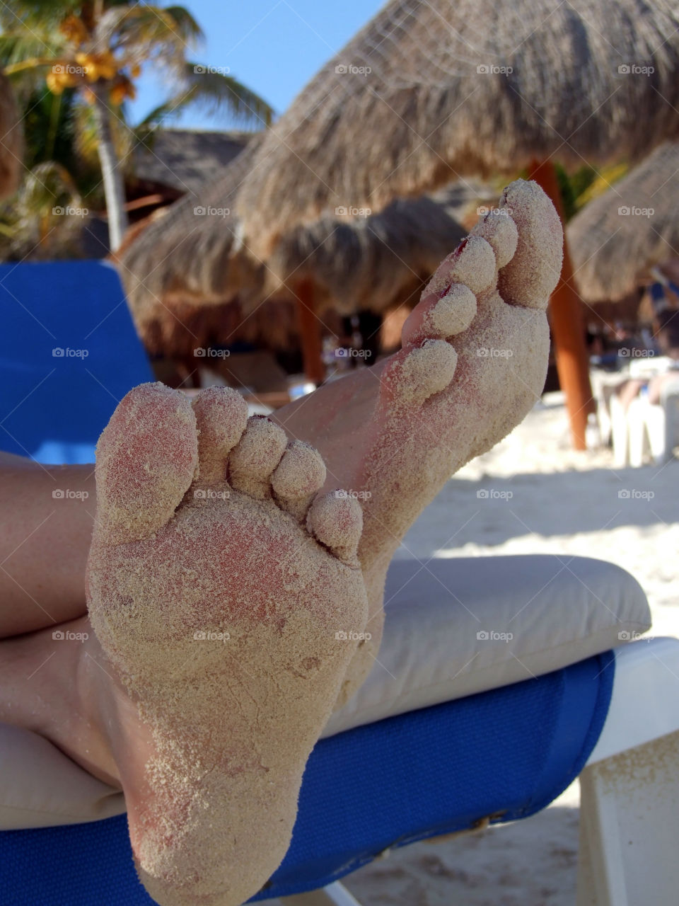 Sandy feet are happy feet