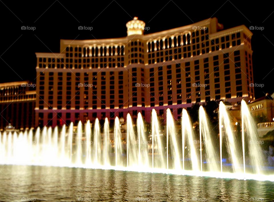 water in motion, bellagio fountain