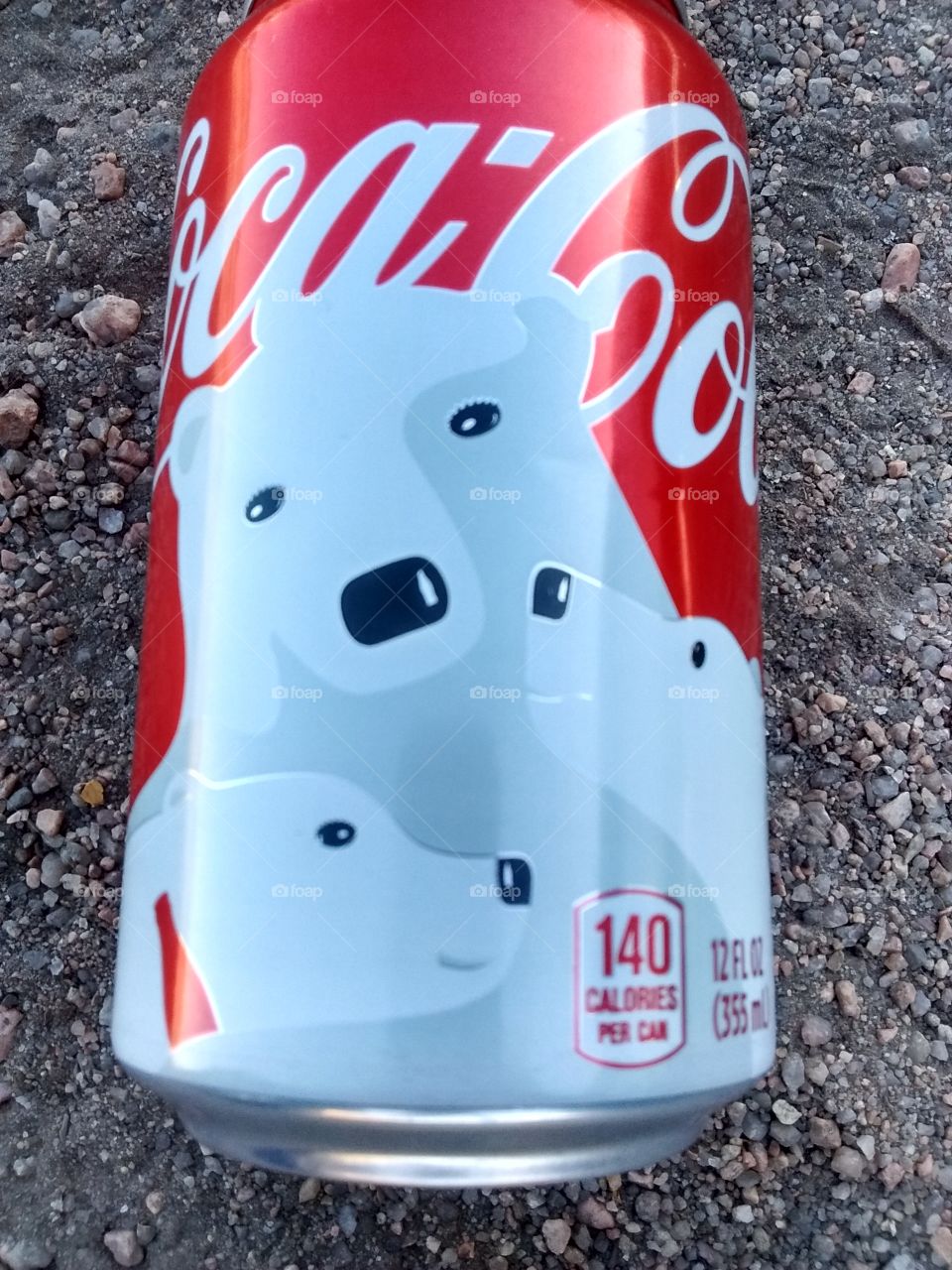 red polar bear coca cola can