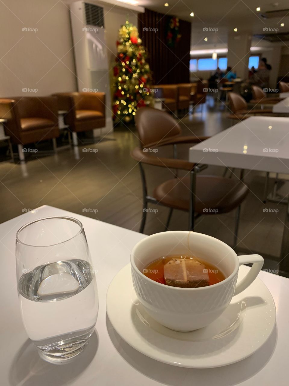 Tea at the airport lounge on Christmas Eve
