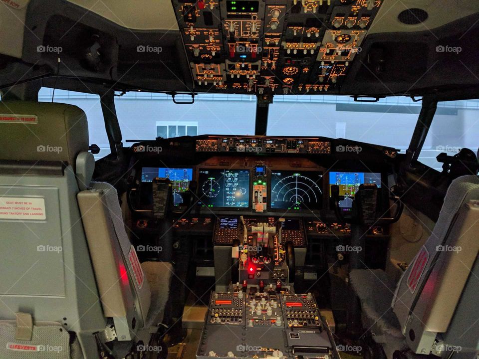Boeing 737 MAX cockpit