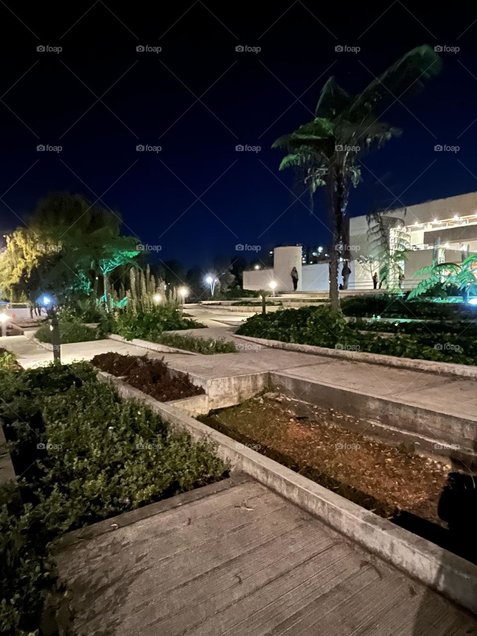 Urbanism and architecture at night 