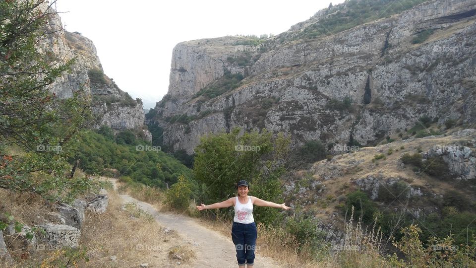 Armenia- Hoonot canyon