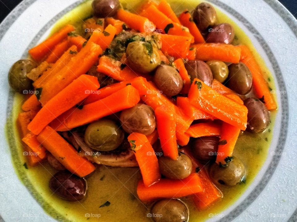 Tajine carrots and olives