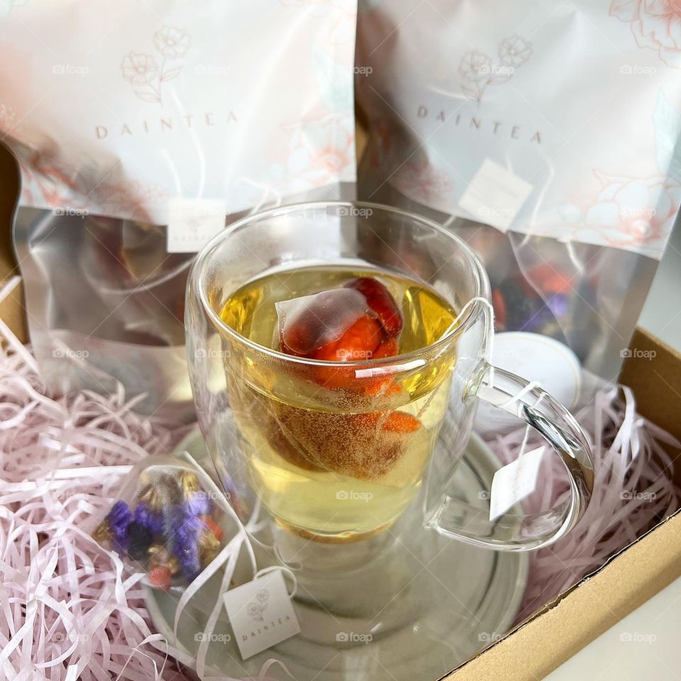 Calm & zen : self care with a good cup of tea