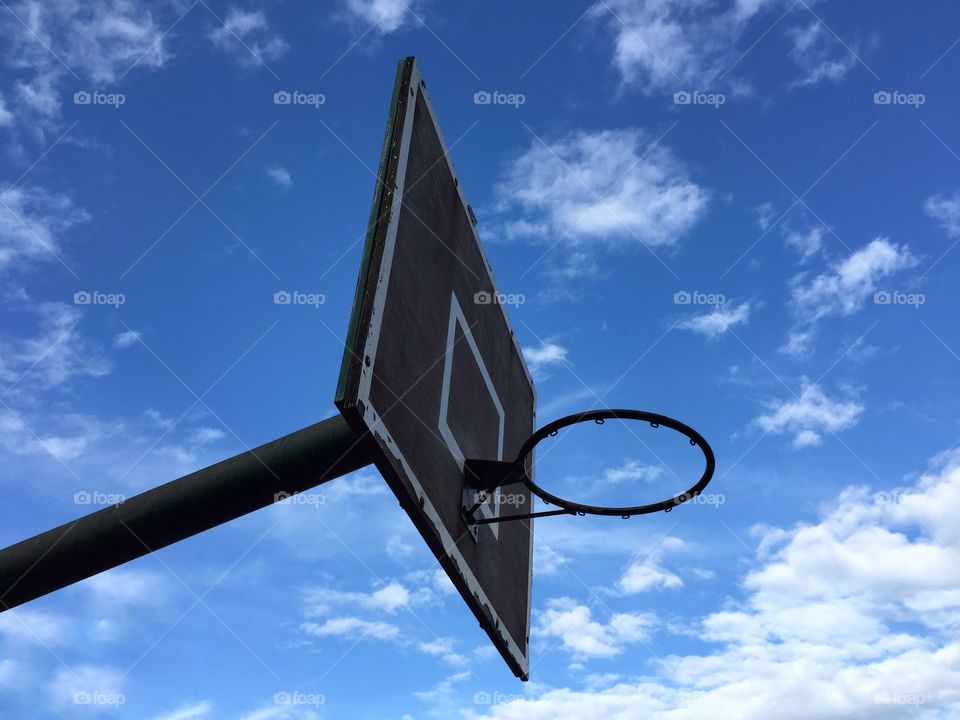 Basketball backboard