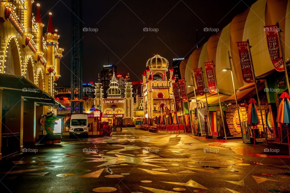 The beauty of Luna Park in the night was amazingly  beautiful 