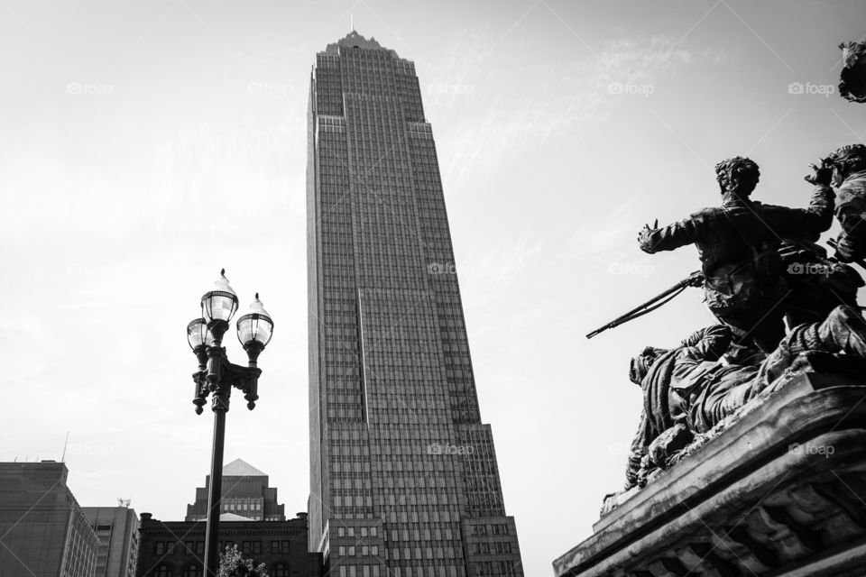 Cleveland skyscraper and statues