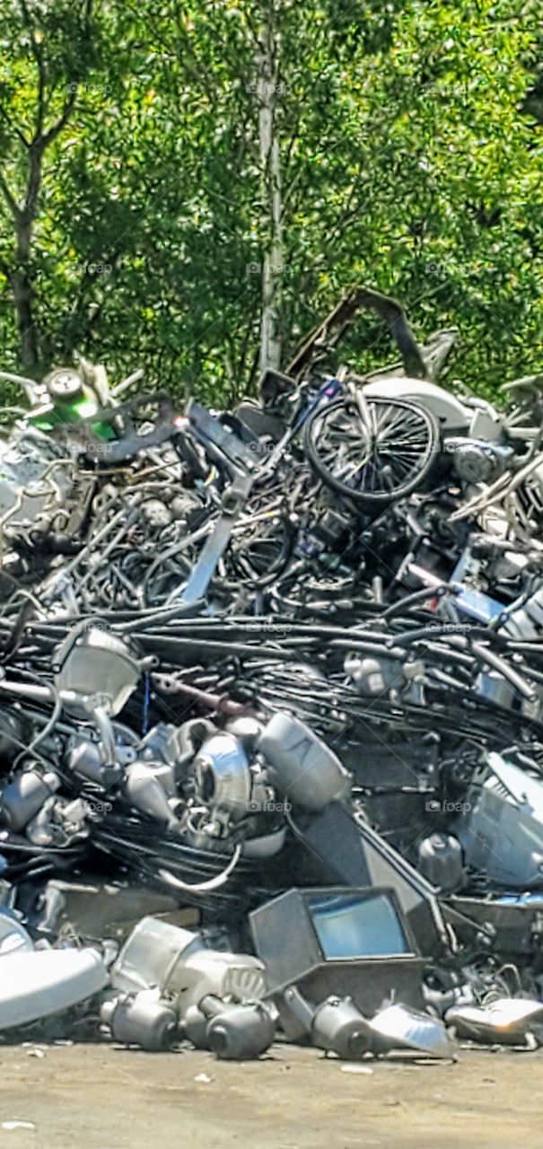 Recycling ♻️ metal pile. Dump pile of metal for recycling. Outside dump area for selling junk metal. Junk metal scrap bought & sold. Junk man business for recycling. Recycling center for metal scrap.