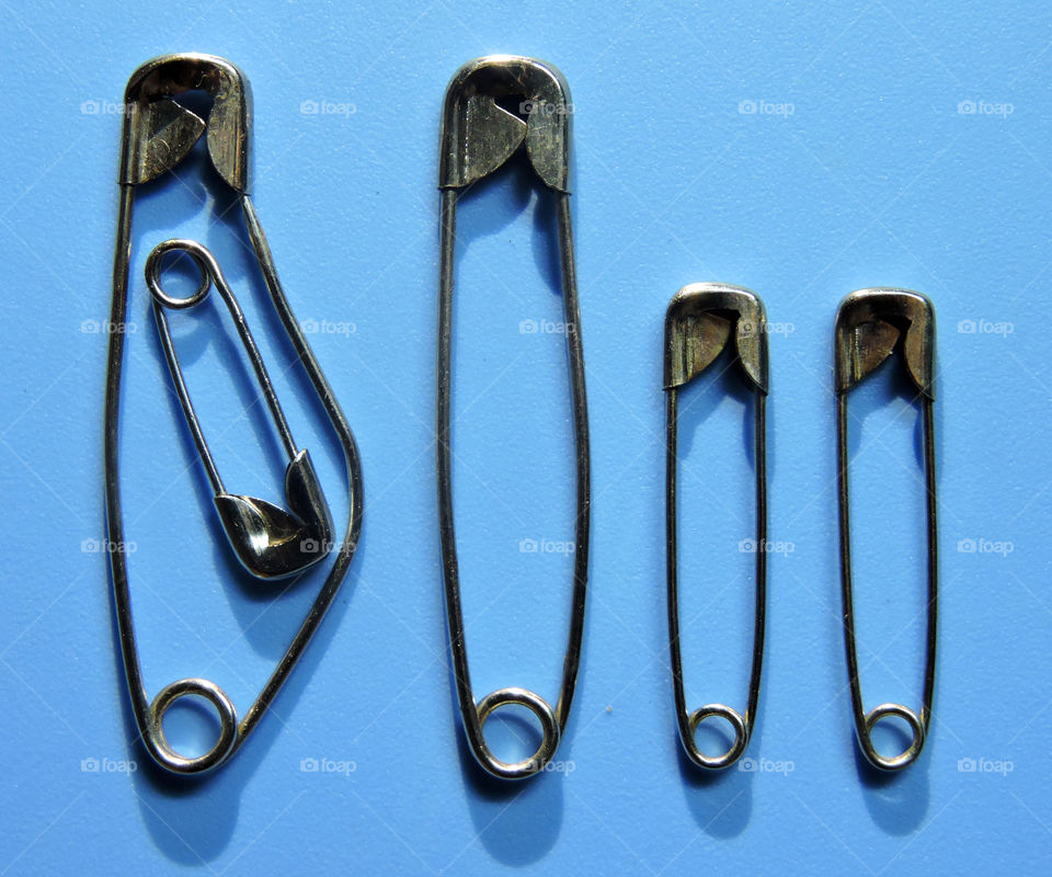 safety pin macro photography