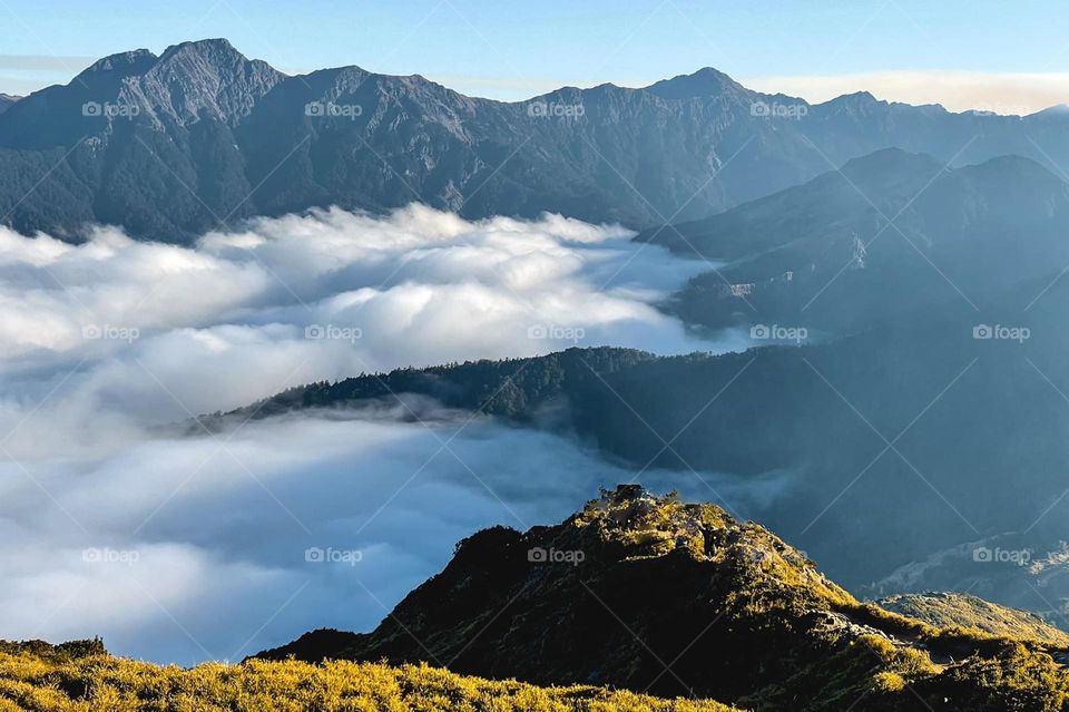 Beautiful mountain scenery with sea of clouds