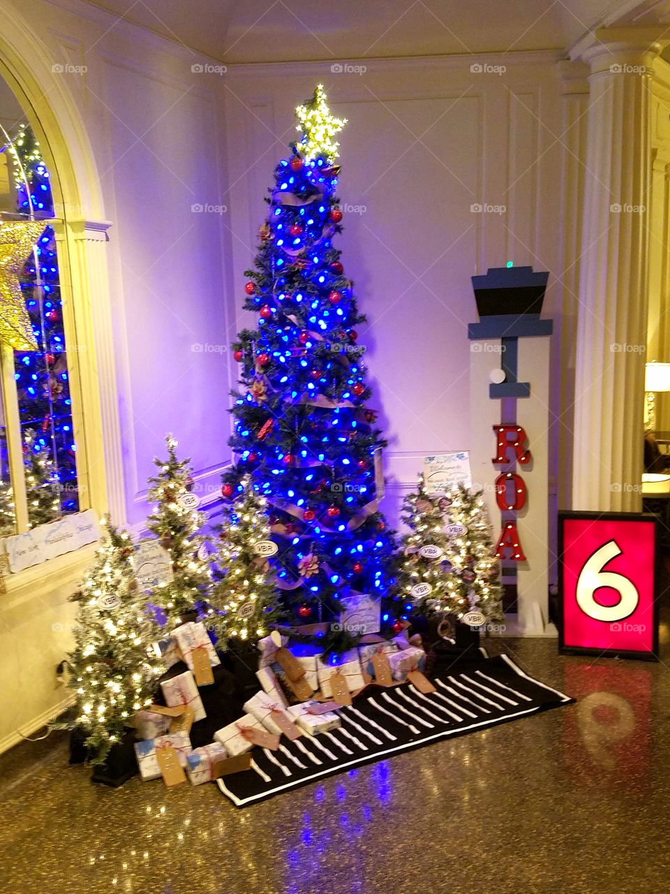 Roanoke Airport ROA themed Christmas tree 