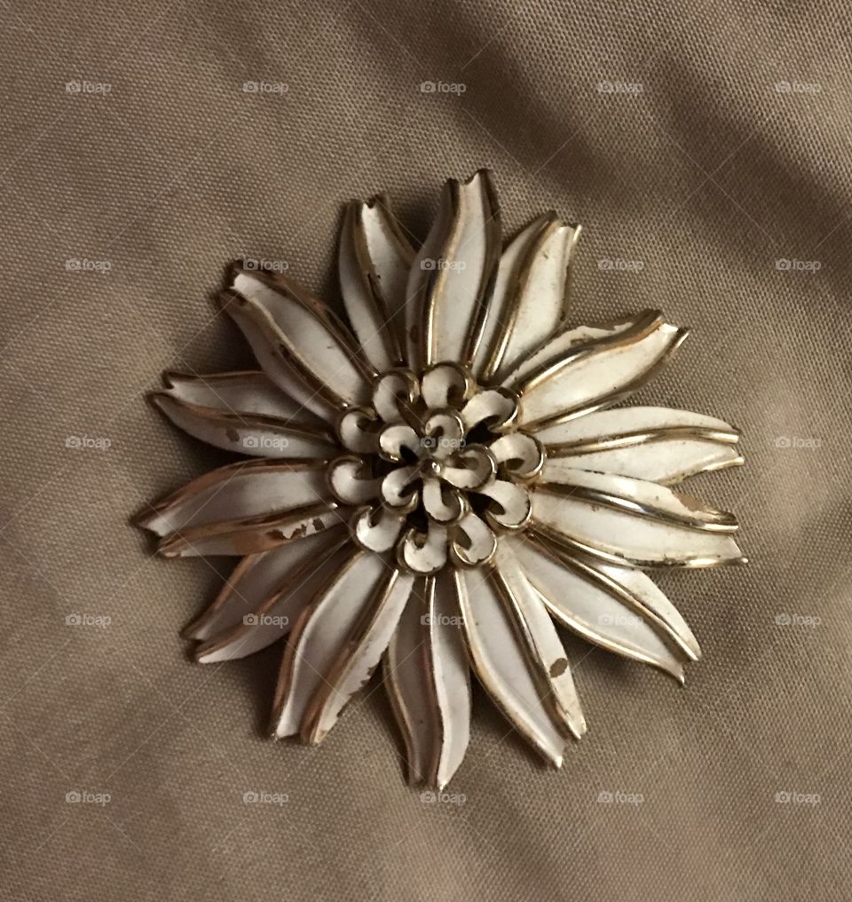 Brooch, pin, white flower,flower,fashion,jewelry 