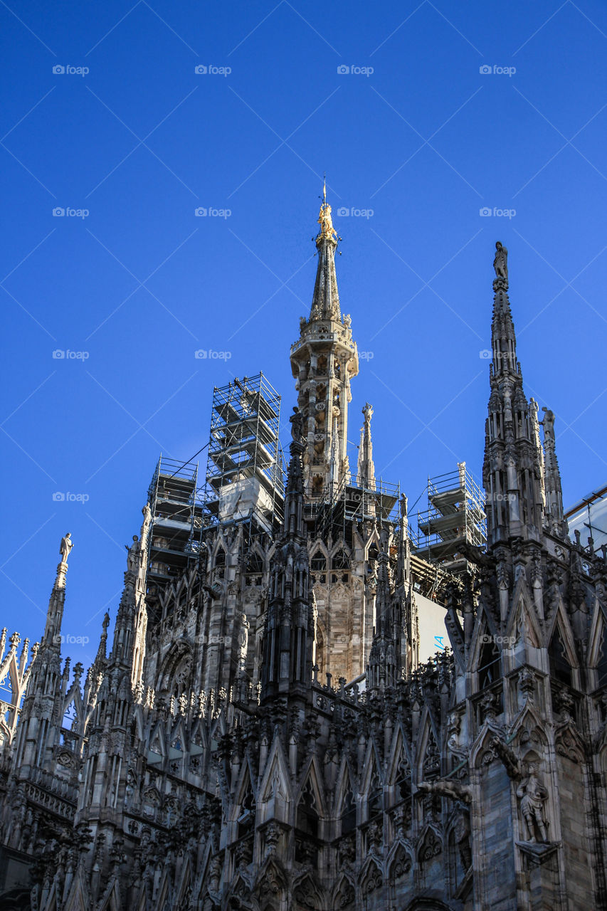 Fixing some parts in the great cathedral. Duomo du Milan