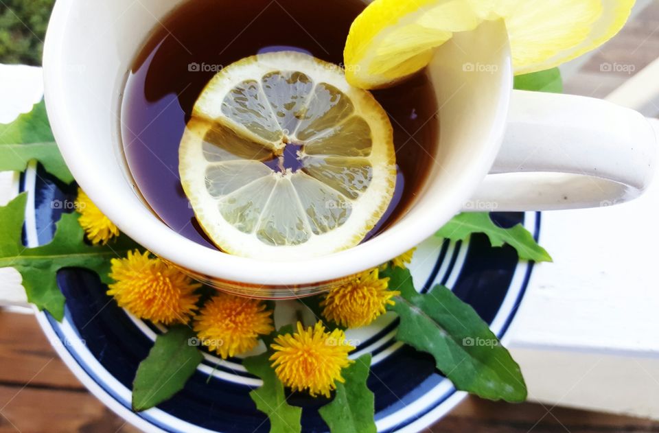 Dandelion lemon tea