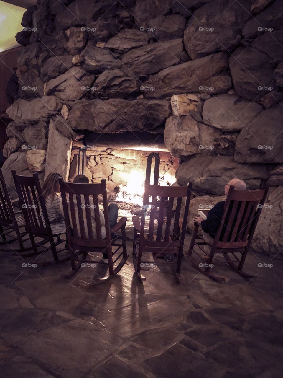 A warm evening with stories by the fireplace