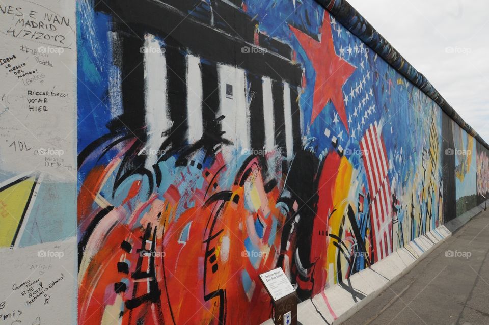 Berlin Wall . Art on Berlin Wall