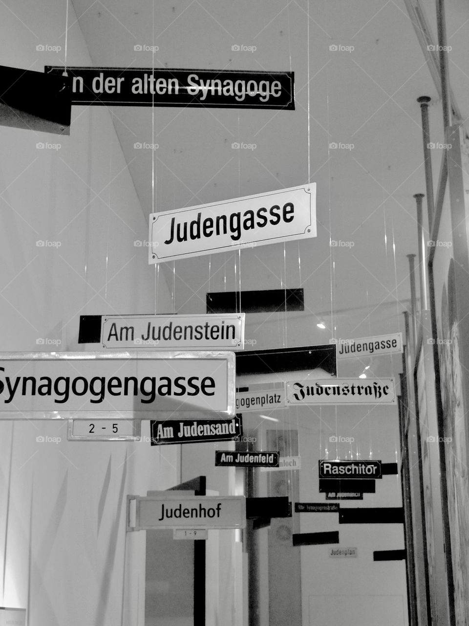 Berlin museum signs in German