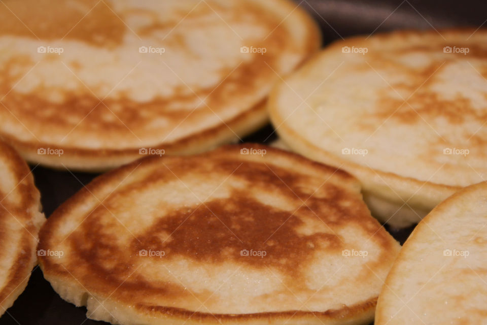 Frying pancakes