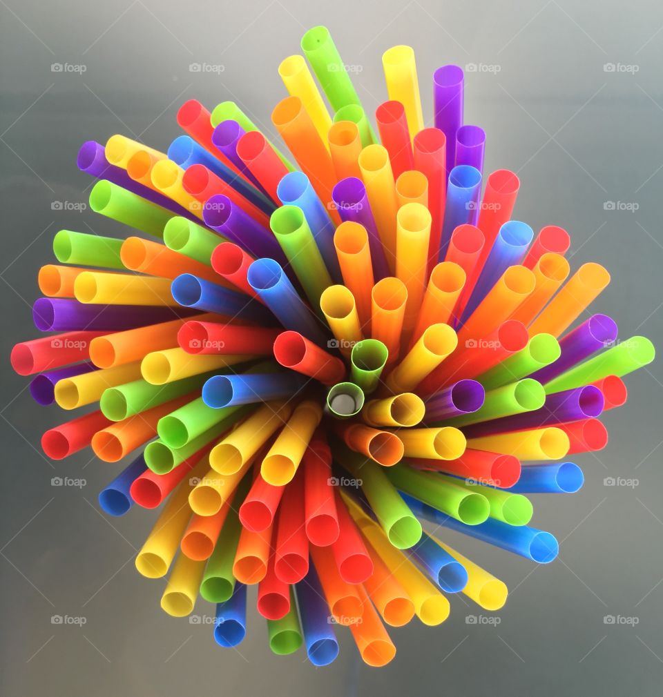 Colored straws  minimalist 