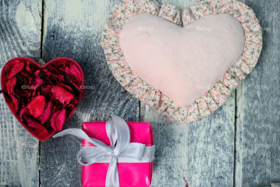 Gift, heart, rose petals, abstraction, valentine's day, International Women's Day, March 8, lovers' day,